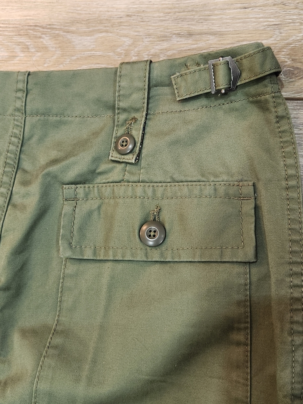Marc Jacobs Military Olive Green Cargo Pants in a size 12 - Picture 10 of 10